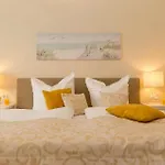 Pia Marie App 5 *