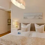 Pia Marie App 5